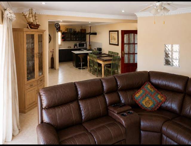 4 BEDROOM PROPERTY TO RENT IN NEWLANDS